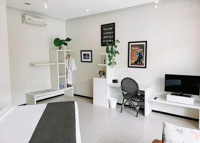 Отель Casa Artista By Kresna Hospitality 3*
