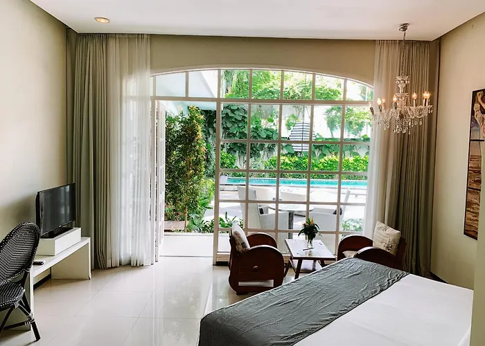 Casa Artista By Kresna Hospitality Отель Семиньяк