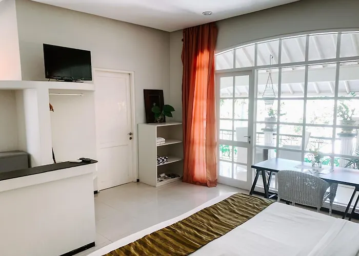 Отель Casa Artista By Kresna Hospitality 3*