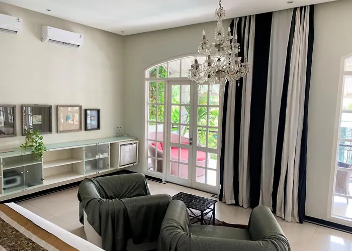 Отель Casa Artista By Kresna Hospitality