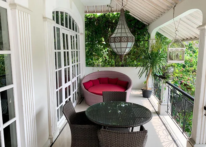 Отель Casa Artista By Kresna Hospitality 3*
