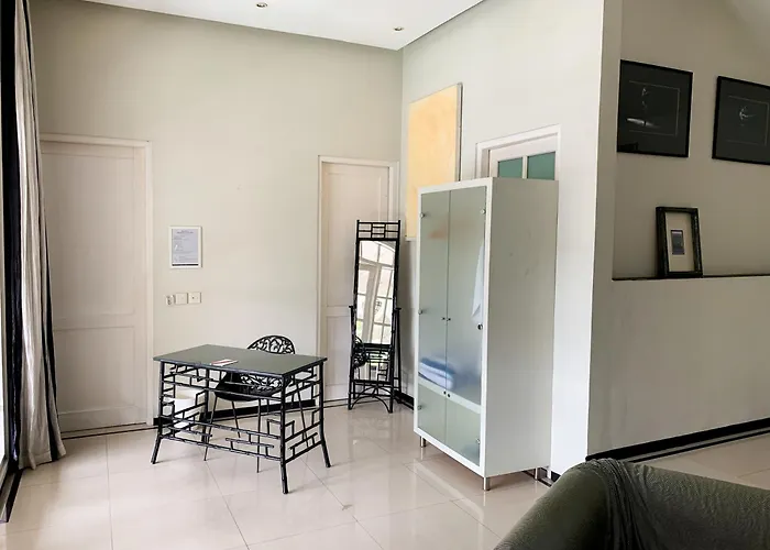 Отель Casa Artista By Kresna Hospitality 3*